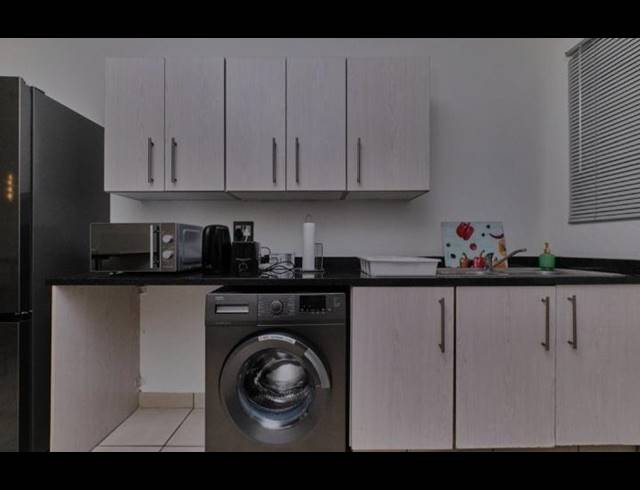 3 BEDROOM PROPERTY TO RENT IN LONEHILL